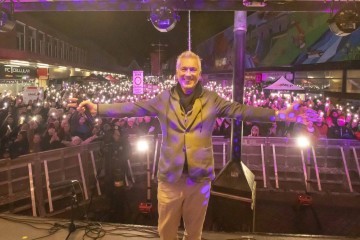 MARTIN KEMP BROUGHT CHRISTMAS CHEER TO SCOTT DAWSONS ACCRINGTON LIGHTS SWITCH ON.jpg.jpg