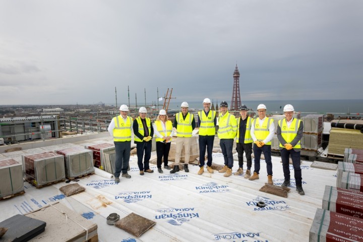 Civil Service Hub Topping Out