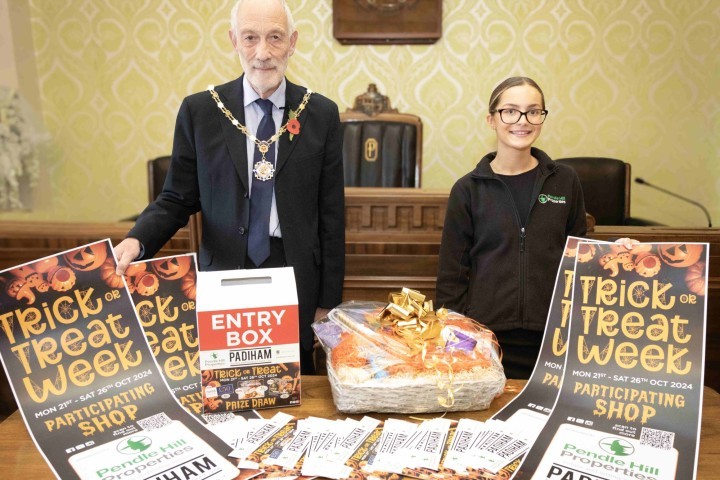 The Mayor of Padiham picked the competition winners in Padiham alongside Pendle Hill Properties estate agent India Whelan.jpg.jpg